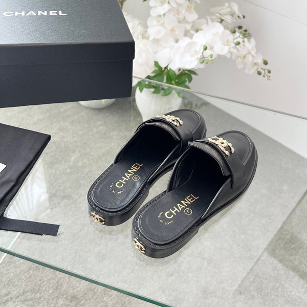 CC 25 Mule Black Calfskin Gold Double C