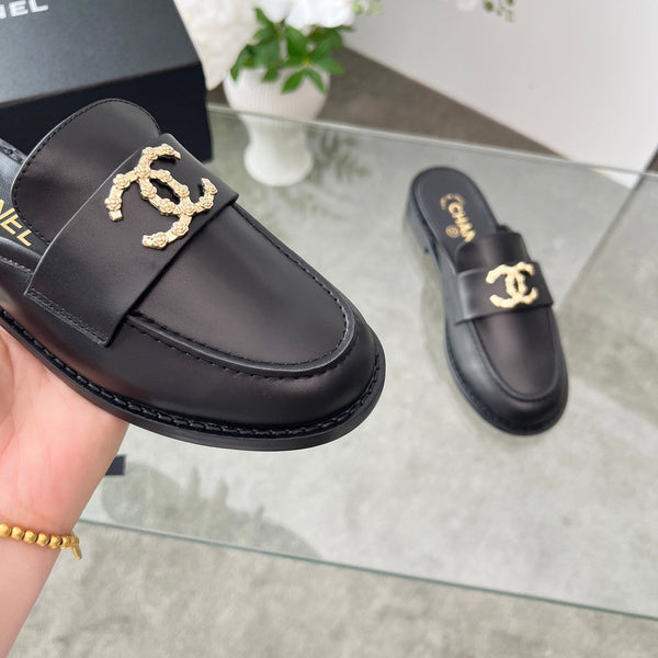 CC 25 Mule Black Calfskin Gold Double C