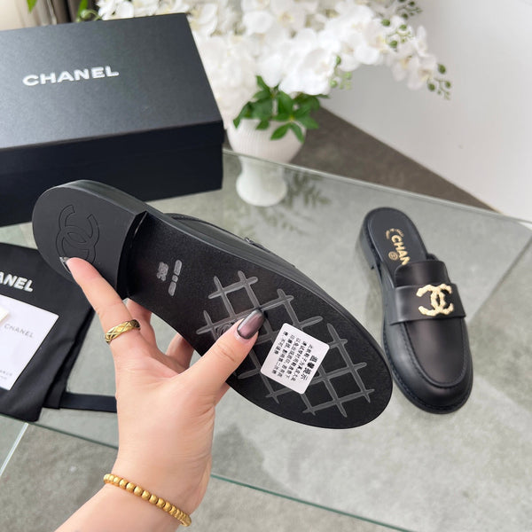 CC 25 Mule Black Calfskin Gold Double C