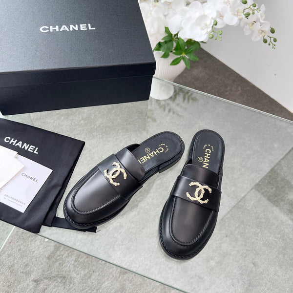 CC 25 Mule Black Calfskin Gold Double C