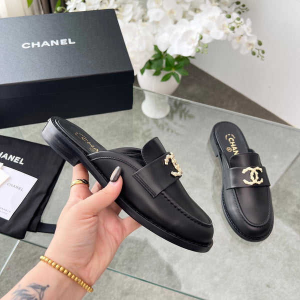 CC 25 Mule Black Calfskin Gold Double C