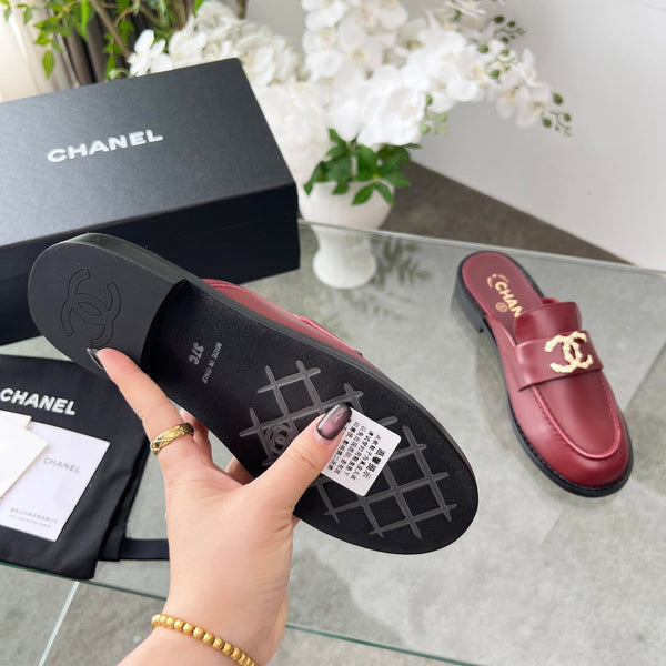 CC 25 Mule Burgundy Calfskin Gold Double C