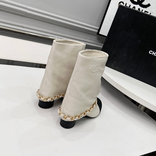 CC 25 Short Boots With Chain 55mm White Cowhide Black Grosgrain 374028