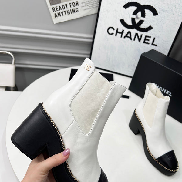 CC 25 Chelsea Ankle Boots With Chain 85mm White Black Sheepskin 374033