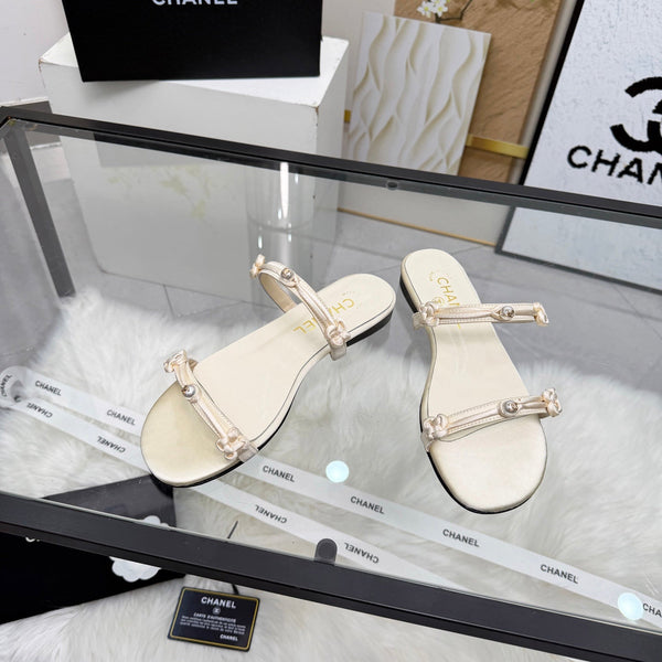 CC 2026 Pearl Slide White Satin Leather 692023