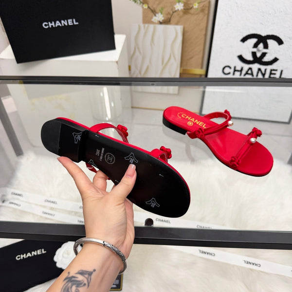 CC 2026 Pearl Slide Red Satin Leather 692024