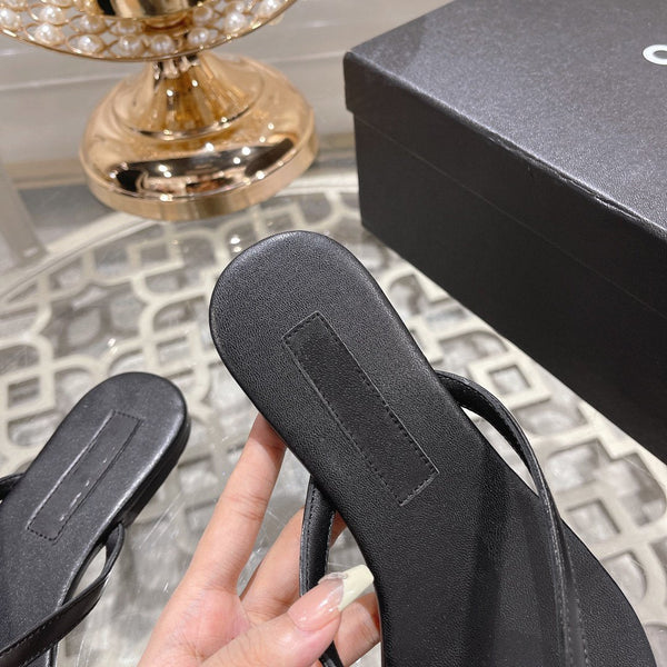 cc thongs black silver calfskin