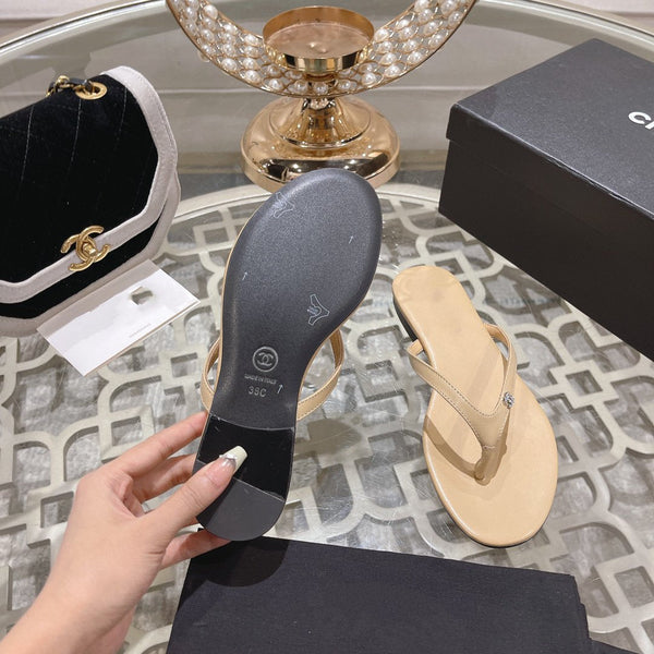 cc thongs beige silver calfskin silk