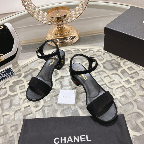 CC 25C 5CM Sandali con tacco medio in pelle scamosciata nera 213327