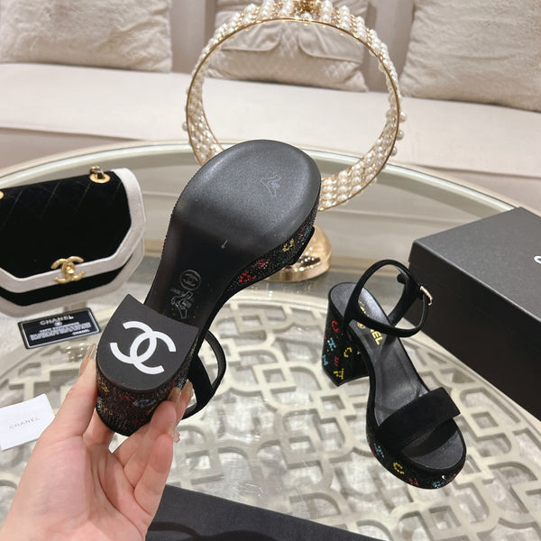 CC 25C 10CM Sandali con tacco medio in pelle scamosciata nera 213328