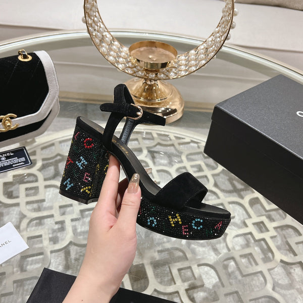 CC 25C 10CM Sandali con tacco medio in pelle scamosciata nera 213328