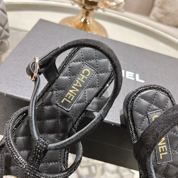 CC 25C Sandalo infradito in pelle di pecora nera 213339