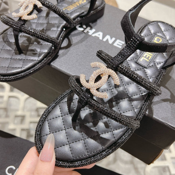 CC 25C Sandalo infradito in pelle di pecora nera 213339