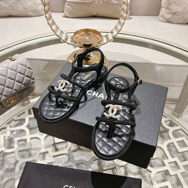 CC 25C Sandalo infradito in pelle di pecora nera 213339