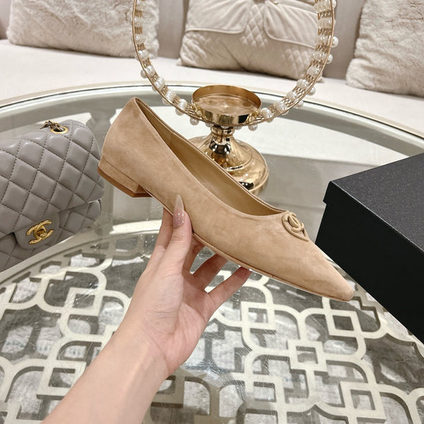 CC 25C Ballet Flats Cream Suede 213338