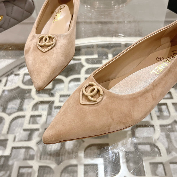 CC 25C Ballet Flats Cream Suede 213338