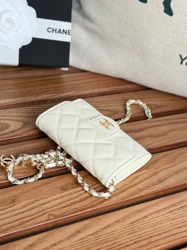 CC 24 Classic Wallet On Chain 11cm White Caviar Leather 240674