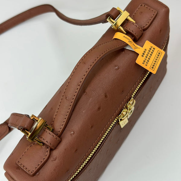 Borsa LP Extra 19 cm con motivo struzzo, pelle di vitello marrone castagna, hardware dorato