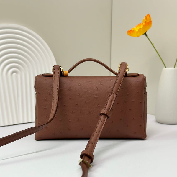 Borsa LP Extra 19 cm con motivo struzzo, pelle di vitello marrone castagna, hardware dorato
