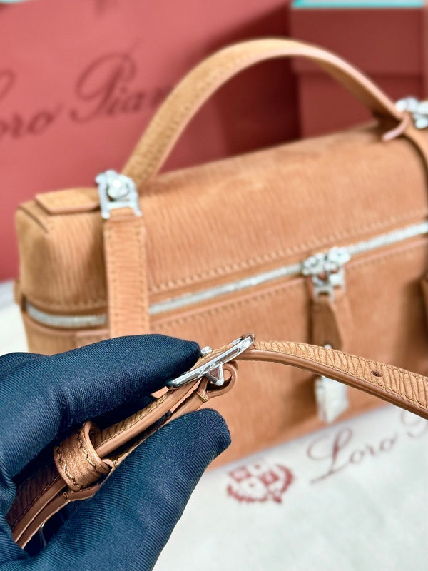 LP Extra Pouch L23 Brown Ripple Leather 282146