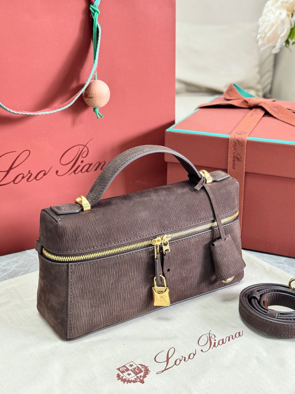 LP Extra Pouch L23 Coffee Ripple Leather 282149