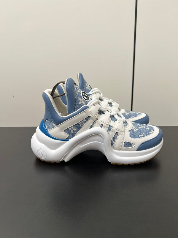 Sneaker LV Archlight 50mm Tessuto jacquard monogramma azzurro misto bianco