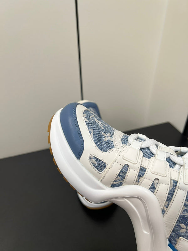 Sneaker LV Archlight 50mm Tessuto jacquard monogramma azzurro misto bianco