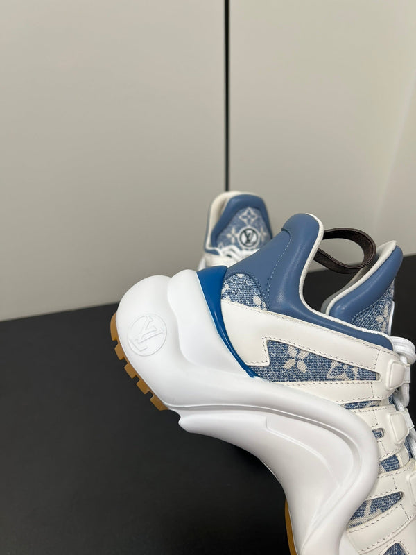 Sneaker LV Archlight 50mm Tessuto jacquard monogramma azzurro misto bianco