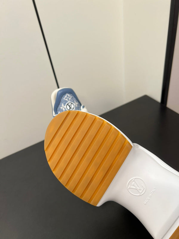 Sneaker LV Archlight 50mm Tessuto jacquard monogramma azzurro misto bianco