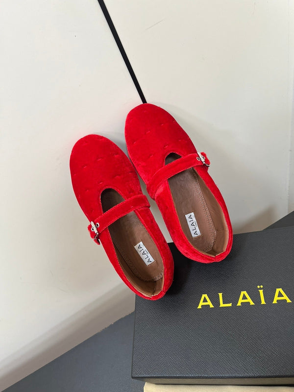 Alaila Ballet Flats In Red Velvet 975743