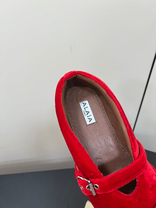 Alaila Ballet Flats In Red Velvet 975743