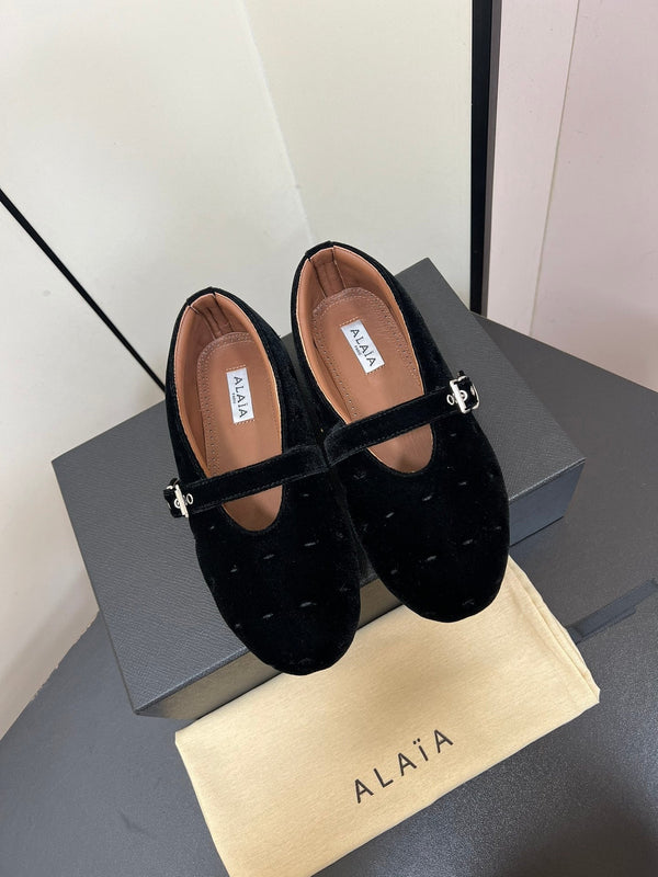 Alaila Ballet Flats In Black Velvet 975745