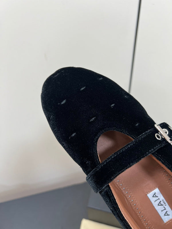 Alaila Ballet Flats In Black Velvet 975745