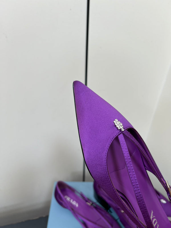 BALLERINA CON TAGLI IN RASO VIOLA CON FIBBIA DI PERLINE ATTACCATA