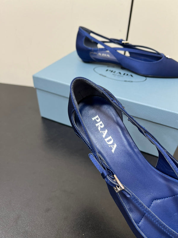 BALLERINA CON TAGLI IN RASO BLU NAVY CON FIBBIA DI PERLINE