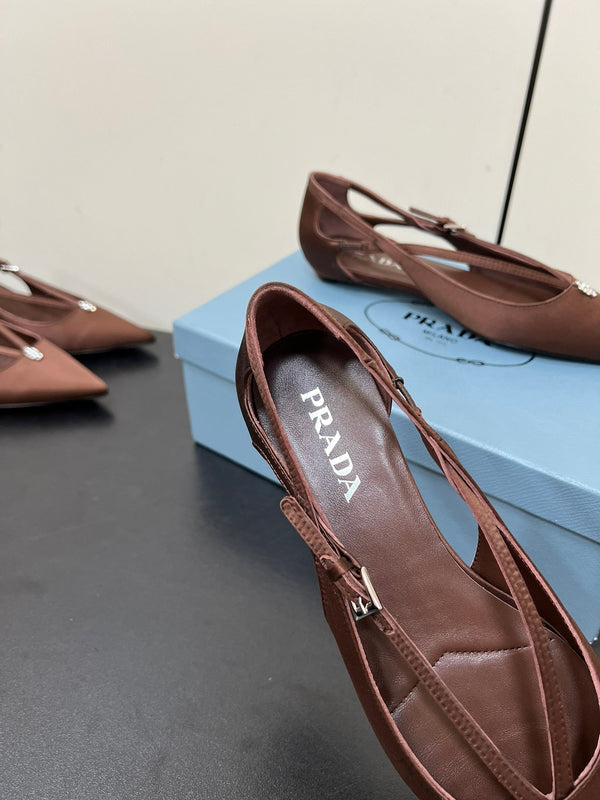 BALLERINA CON TAGLI IN RASO MARRONE CIOCCOLATO E FIBBIA CON PERLINE