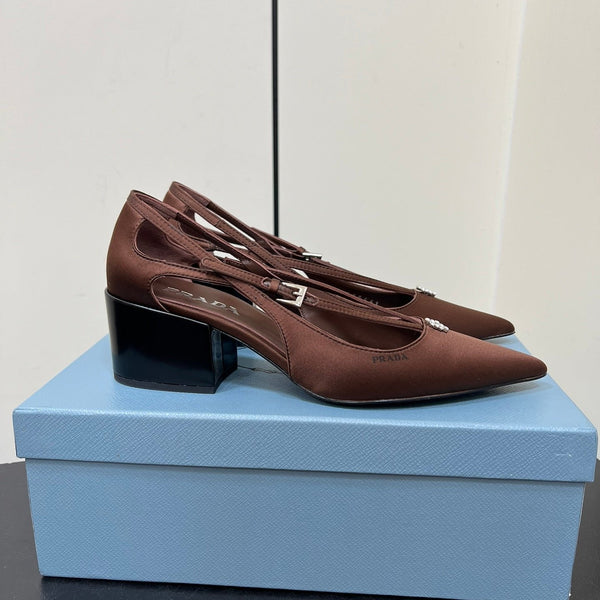 DÉCOLLETÉ CON FIBBIA DI PERLINE IN RASO MARRONE CIOCCOLATO