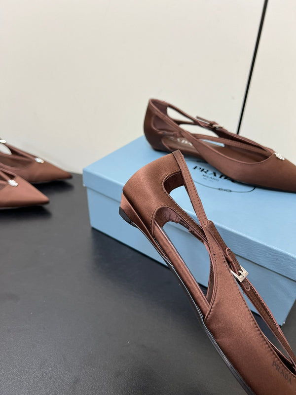 BALLERINA CON TAGLI IN RASO MARRONE CIOCCOLATO E FIBBIA CON PERLINE