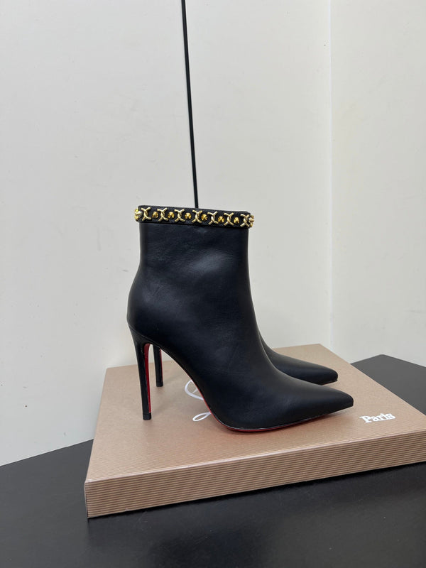 CL Booty Chain Ankle Boots 10.5 Sheepskin 618911
