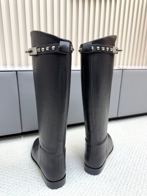 HM 25ss Bottes d'équitation Kelly Buckle en cuir de vachette noir 576121