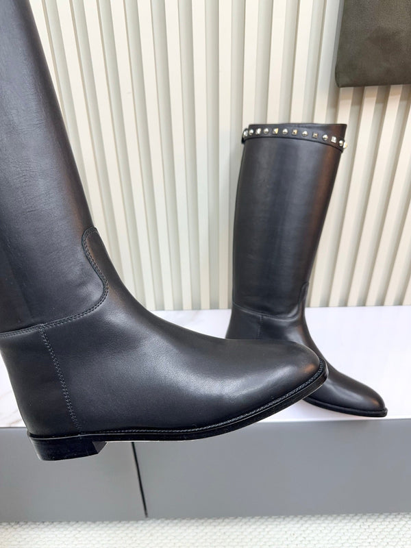 HM 25ss Bottes d'équitation Kelly Buckle en cuir de vachette noir 576121