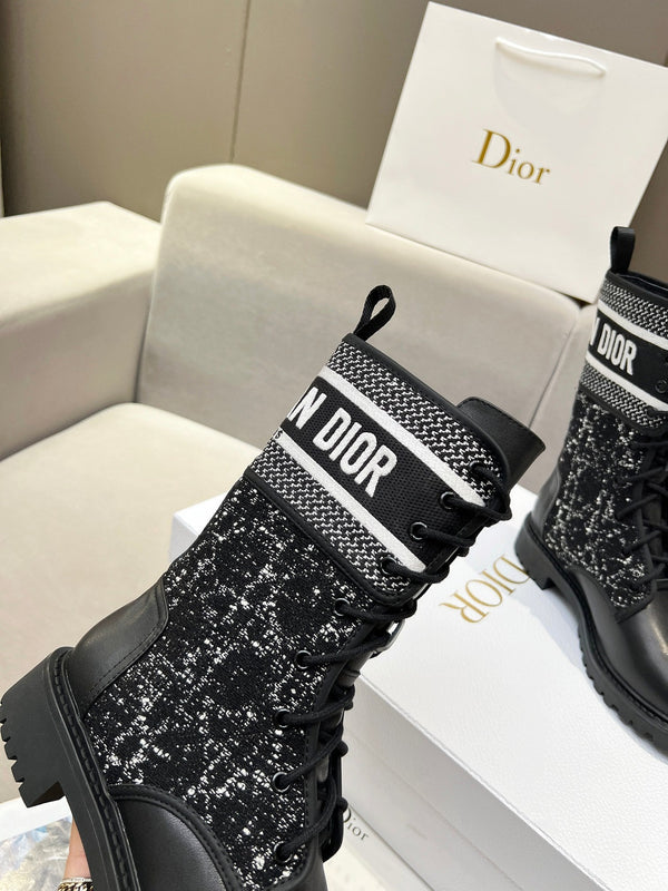 Stivaletto CD D-Major in tweed bianco e nero e pelle di agnello 107725