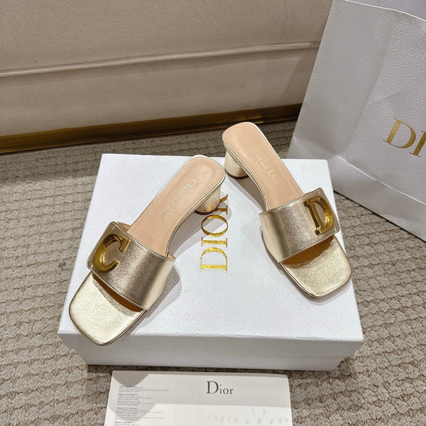CD 25 C'EST DIO metallic gold patent leather 396131