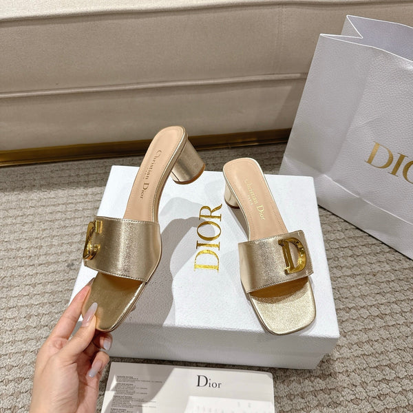 CD 25 C'EST DIO metallic gold patent leather 396131