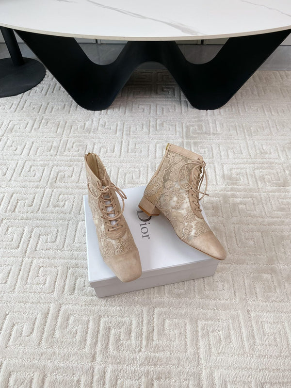 Stivaletto con tacco CD Naughtily-D Beige con rose in rete trasparente e pelle scamosciata