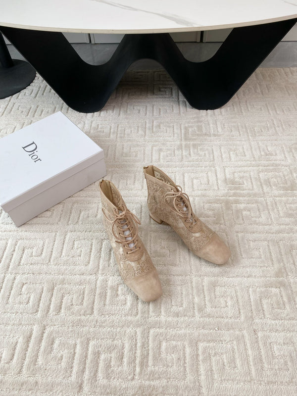 Stivaletto con tacco CD Naughtily-D Beige con rose in rete trasparente e pelle scamosciata