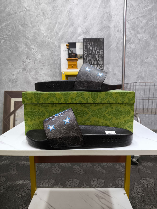 GG Men's Tiger Slide Black Sheepskin 535381