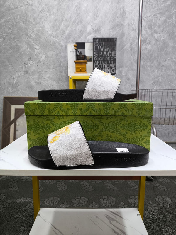 GG Men's Slide Grey Sheepskin 535387