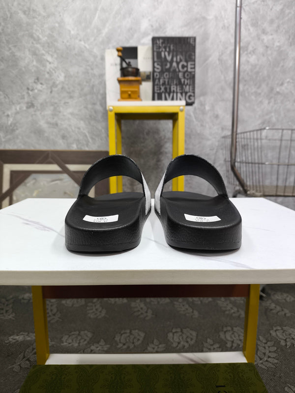 GG Men's Slide Grey Sheepskin 535387