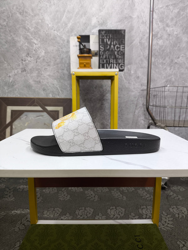 GG Men's Slide Grey Sheepskin 535387